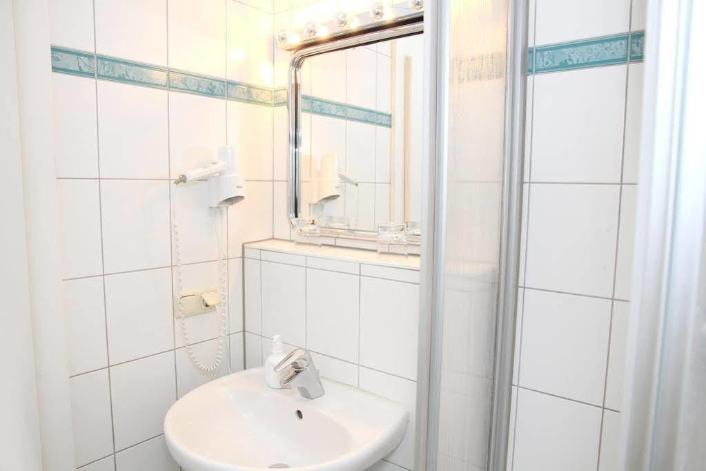 Landhotel Hirsch كمبتن المظهر الخارجي الصورة